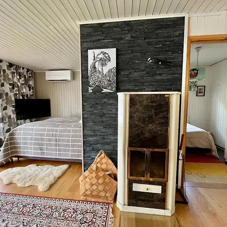 Alpstuga Lumossa Aurora Lakeside House