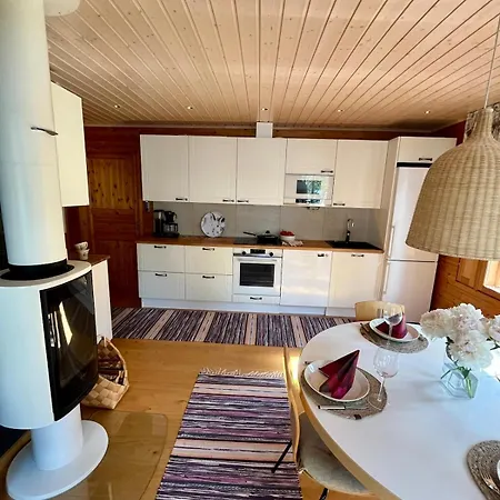 Alpstuga Lumossa Aurora Lakeside House Rovaniemi