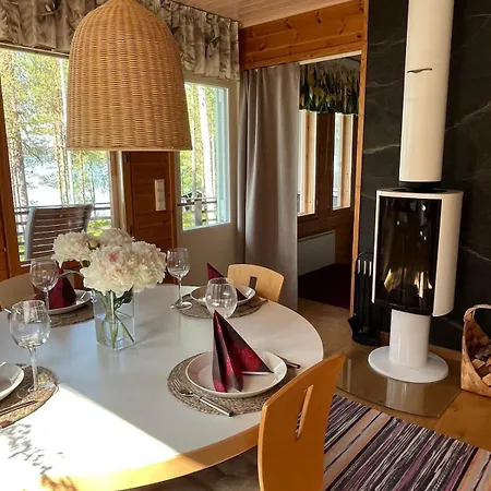 Alpstuga Lumossa Aurora Lakeside House Rovaniemi
