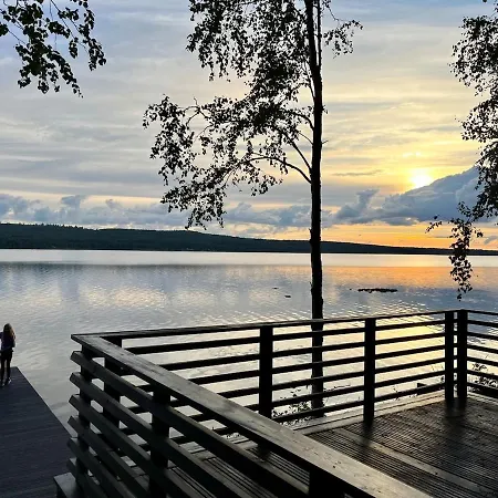 Lumossa Aurora Lakeside House