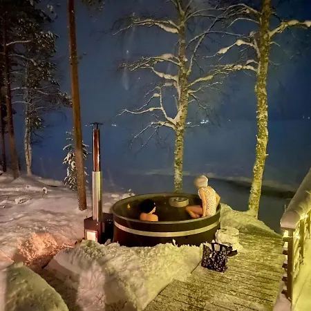 Alpstuga Lumossa Aurora Lakeside House