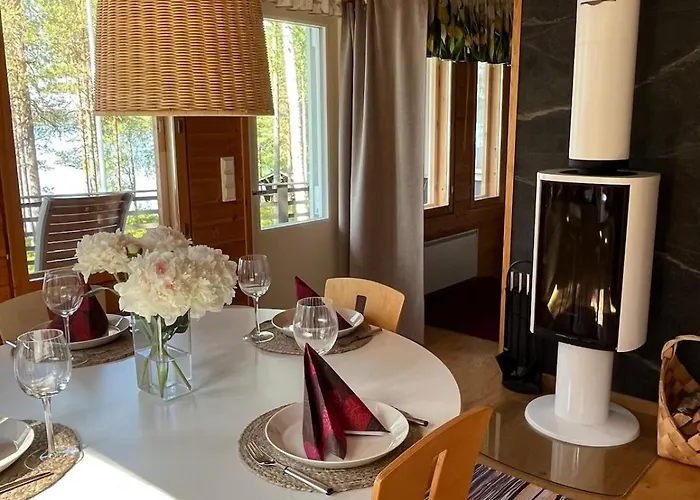 בקתה Lumossa Aurora Lakeside House רובניימי