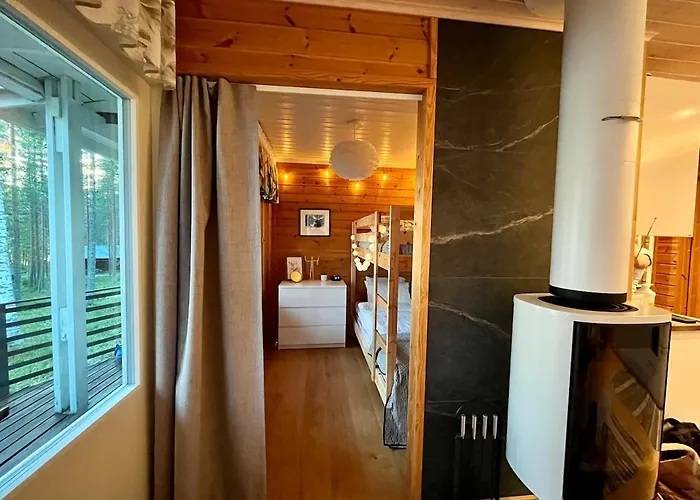 Lumossa Aurora Lakeside House בקתה רובניימי