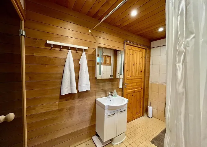 Lumossa Aurora Lakeside House בקתה *