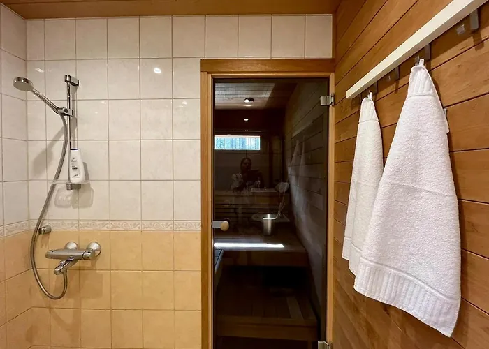 בקתה Lumossa Aurora Lakeside House רובניימי