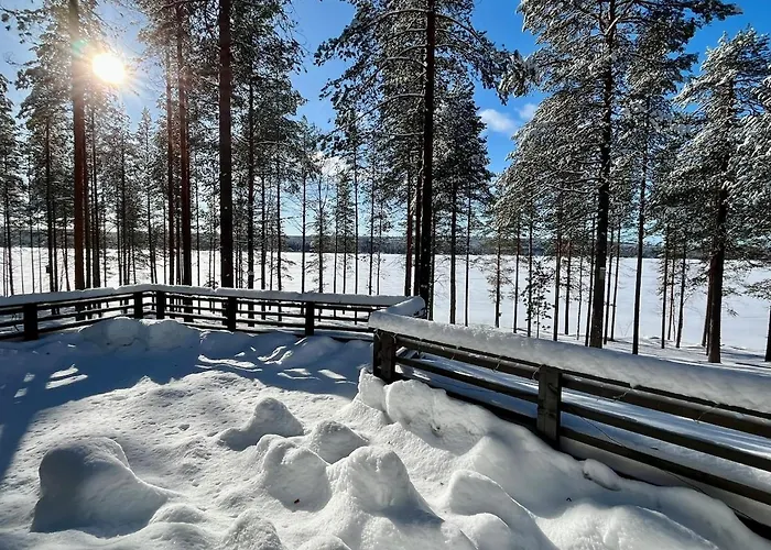 Lumossa Aurora Lakeside House בקתה רובניימי