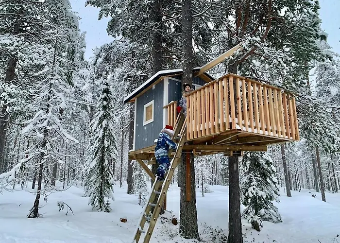 Lumossa Aurora Lakeside House בקתה *