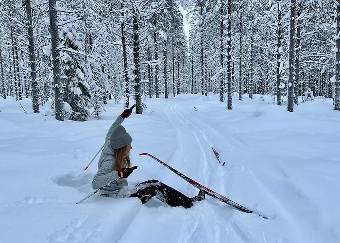 Lumossa Aurora Lakeside House בקתה *