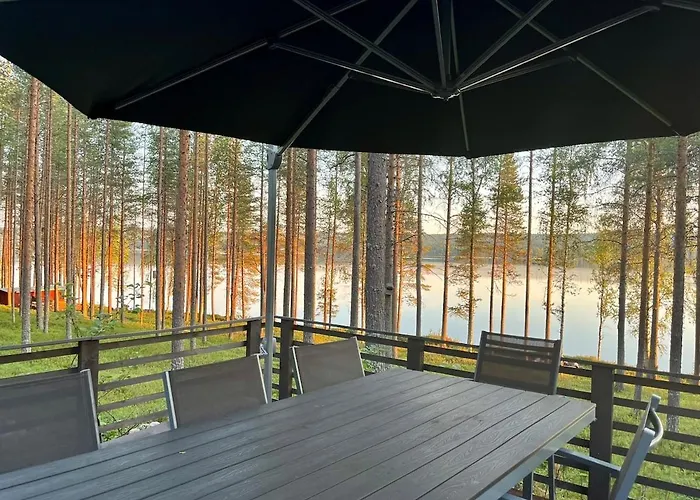 Lumossa Aurora Lakeside House בקתה *